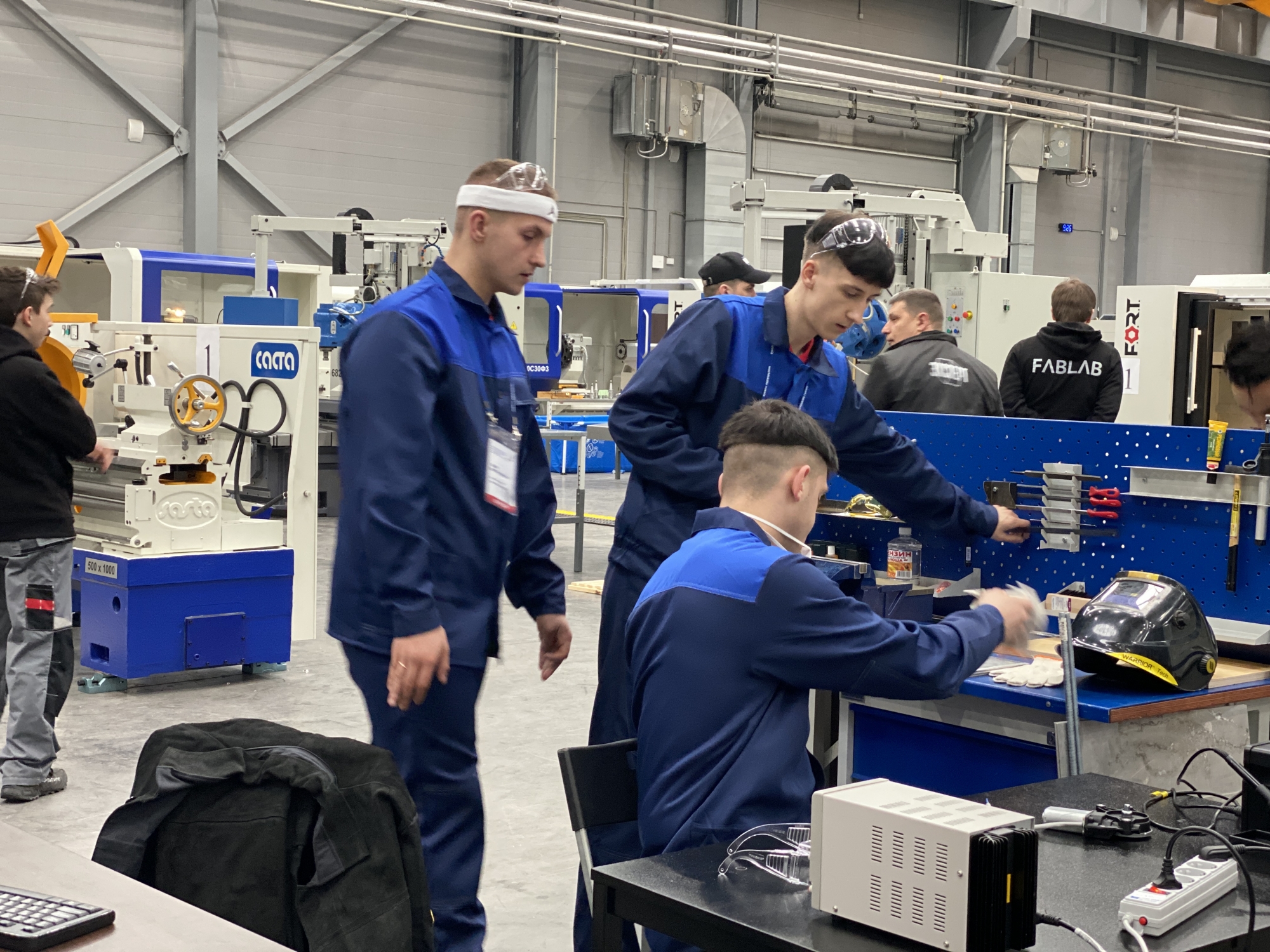 Командное производство. Павел Игоревич ворлд скилс. WORLDSKILLS производство металлоконструкций. WORLDSKILLS работы. Финал НЧ 2021 WORLDSKILLS Russia электромонтаж.